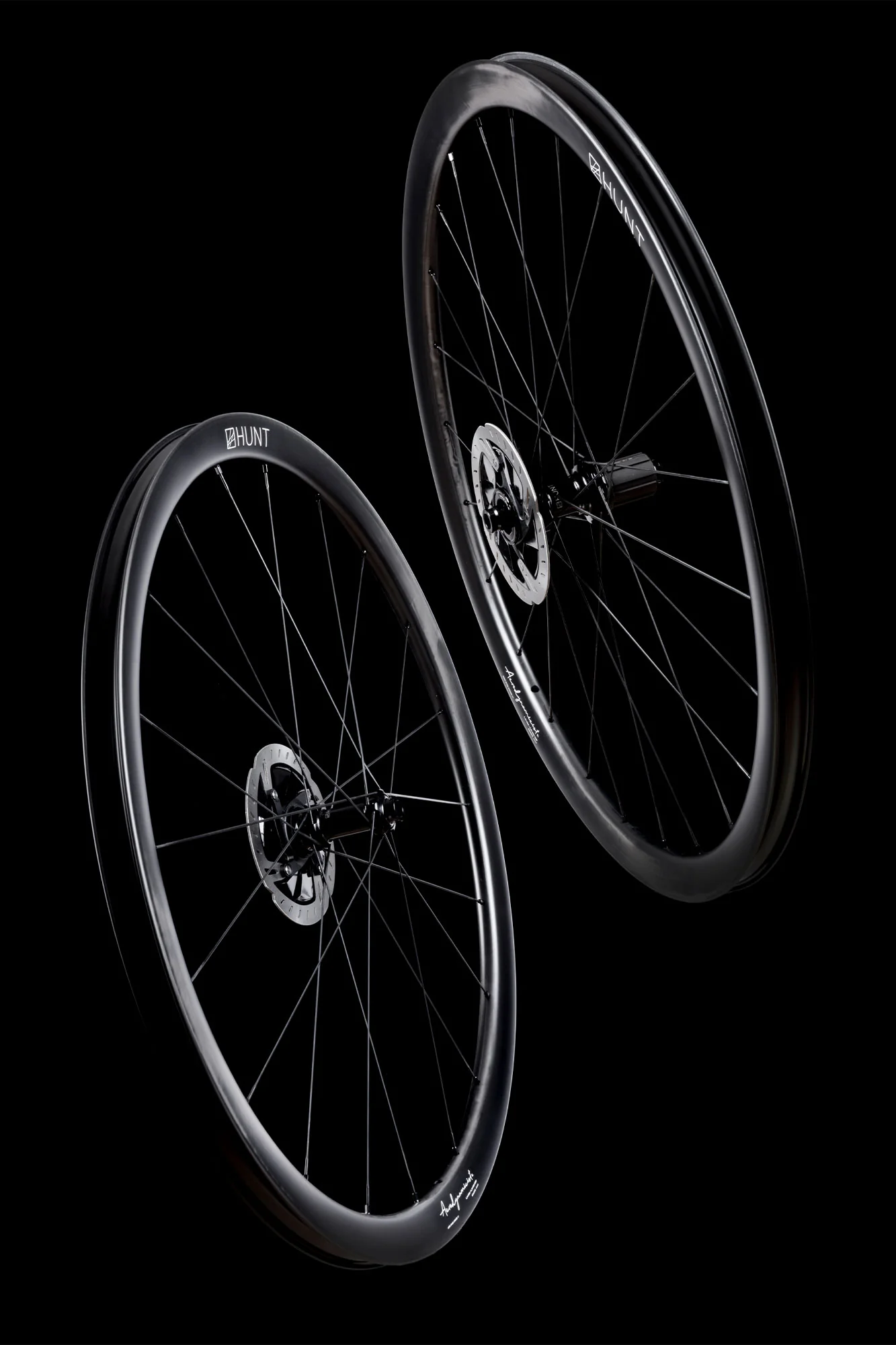 HUNT 34_34 Aerodynamicist Carbon Disc Wheelset - Image 12