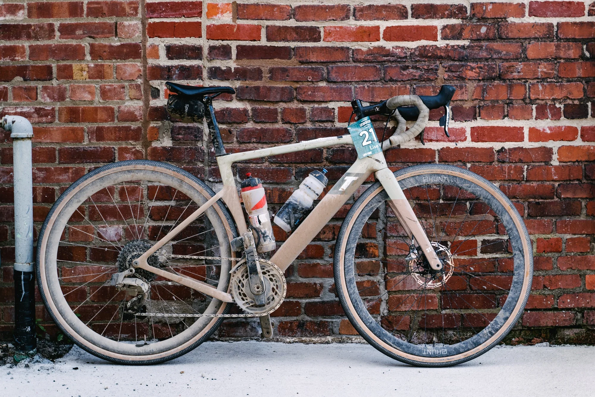 RE:NEW HUNT 35 Carbon Gravel Hookless X-Wide Wheelset - Image 14