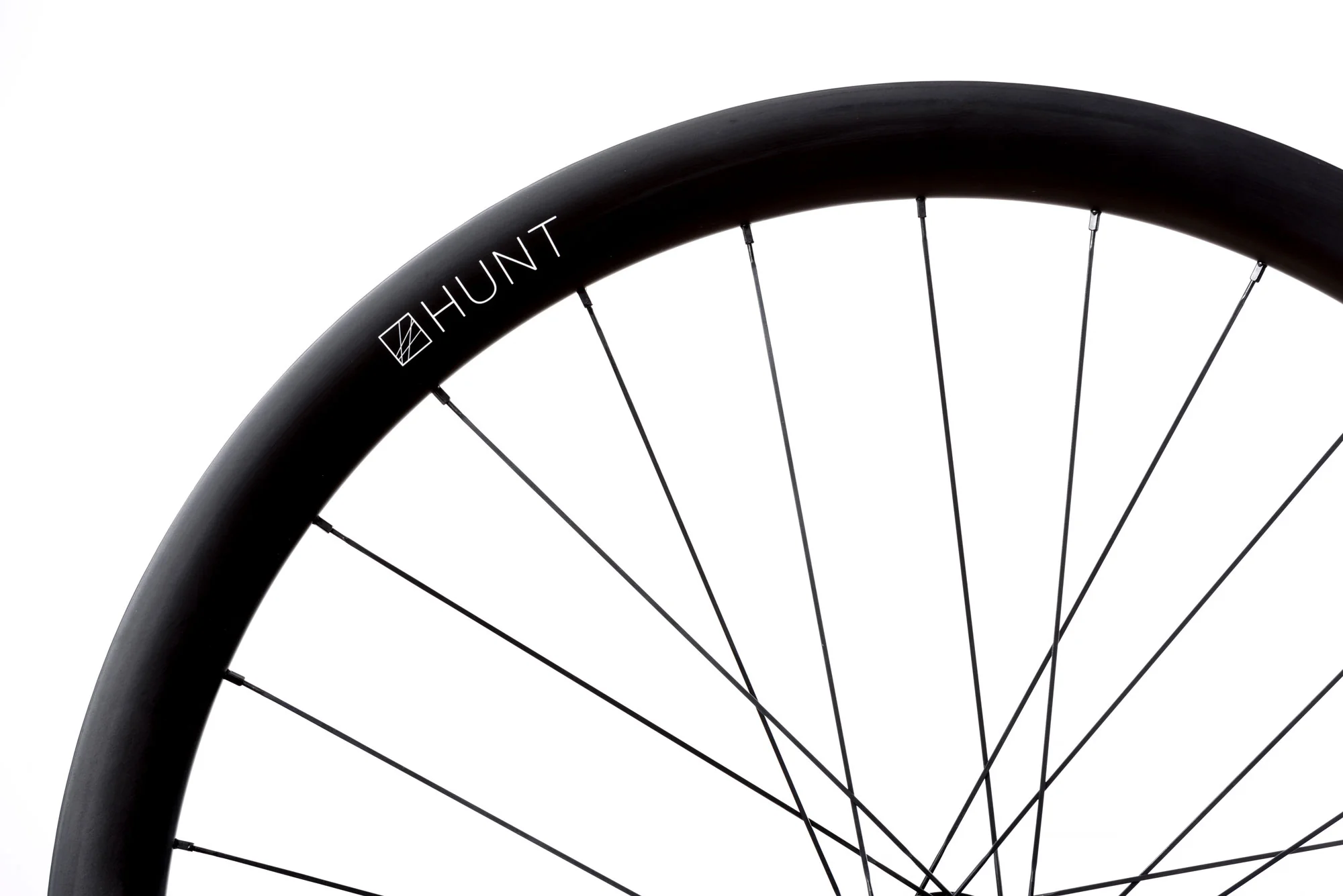 HUNT 40 Carbon Gravel Dynamo Wheelset - Image 10