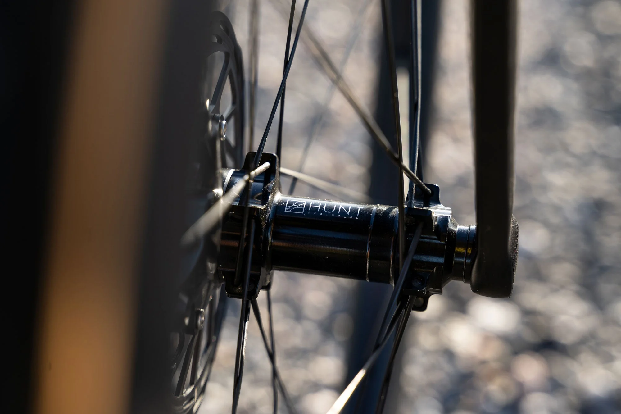 HUNT 83 Aerodynamicist Carbon Disc Front Wheel - Image 4
