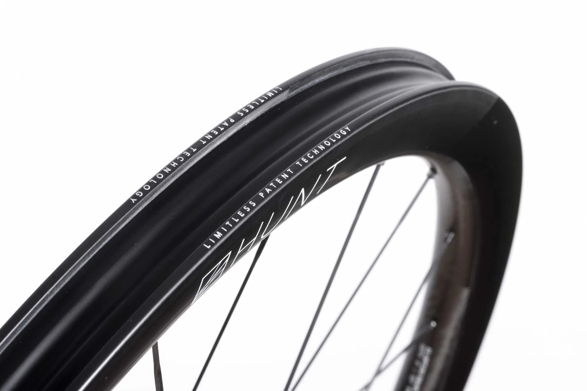 HUNT 40 Limitless Gravel Aero UD Carbon Spoke Wheelset - Image 8